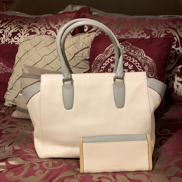 Coach Legacy Colorblock Leather Bag & wallet - Picture 3 of 16